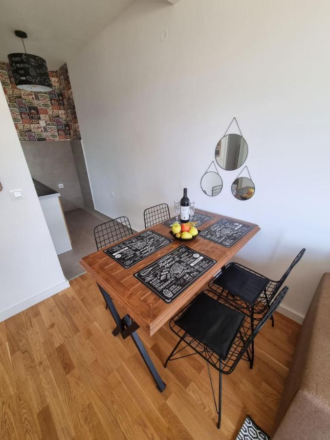 Apartman JaVi Apartment Bar Bagian luar foto