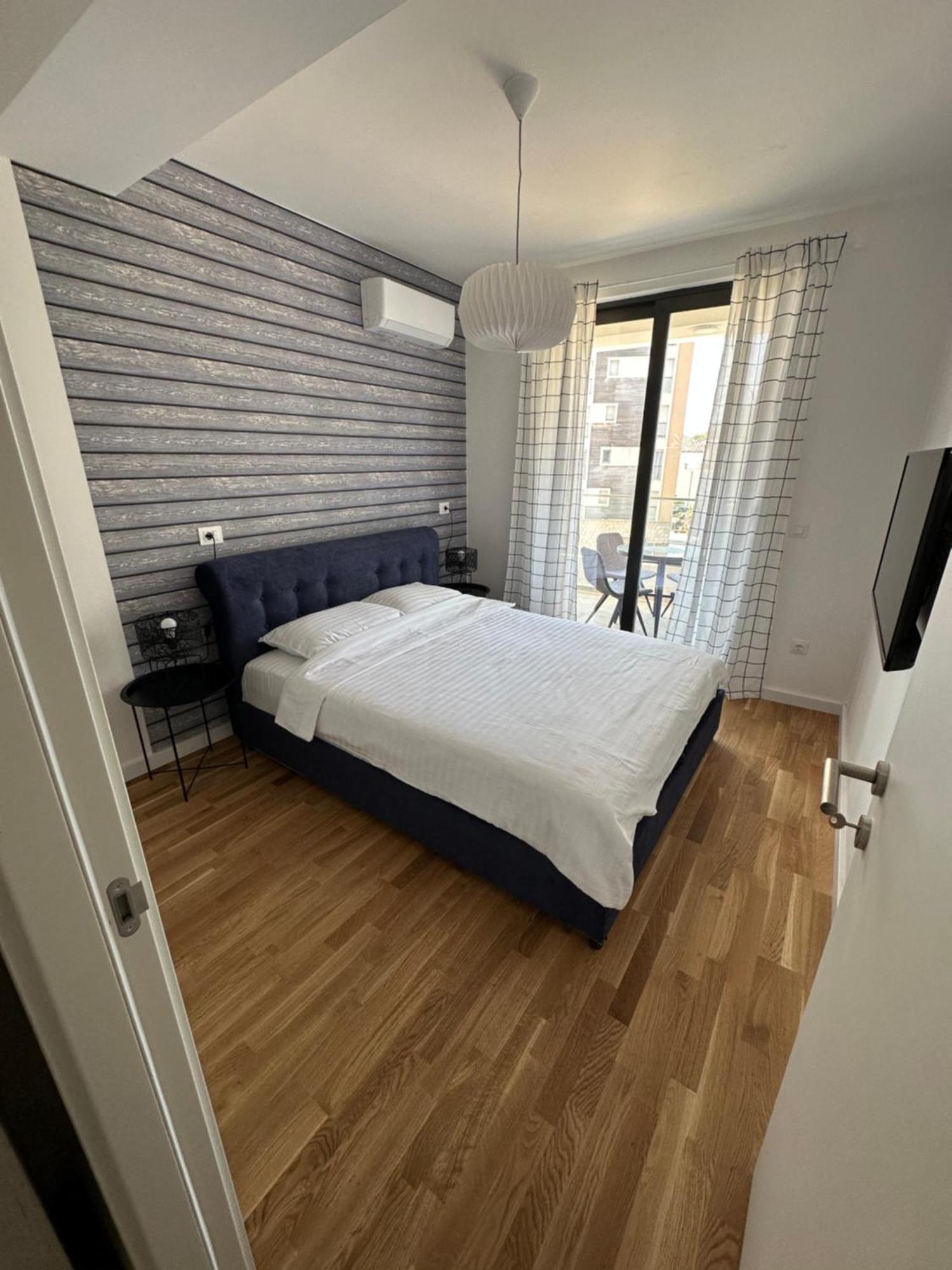 Apartman JaVi Apartment Bar Bagian luar foto